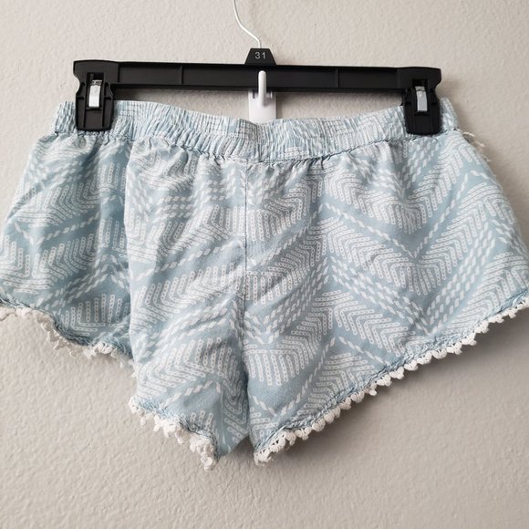 Cute Derek Heart Blue and White shorts - Picture 8 of 10